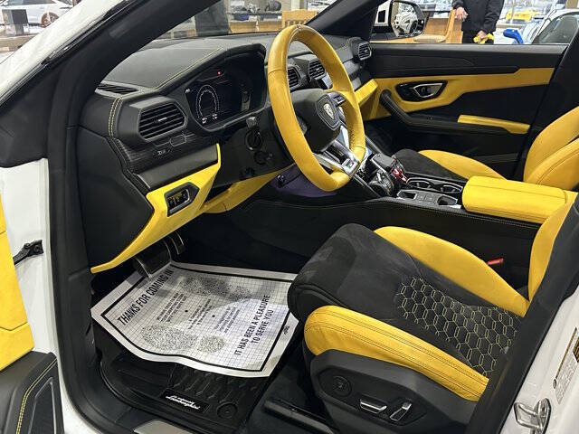 2022 Lamborghini Urus