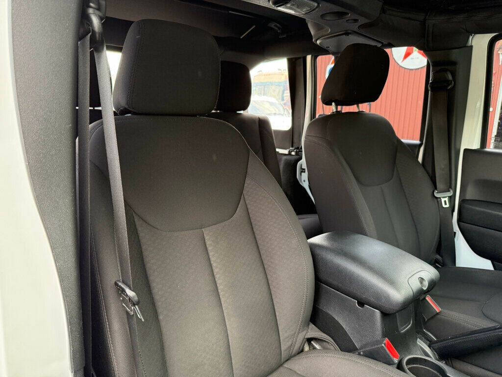 2015 Jeep Wrangler Unlimited 52