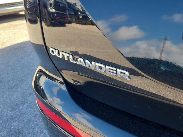 2024 Mitsubishi Outlander SE