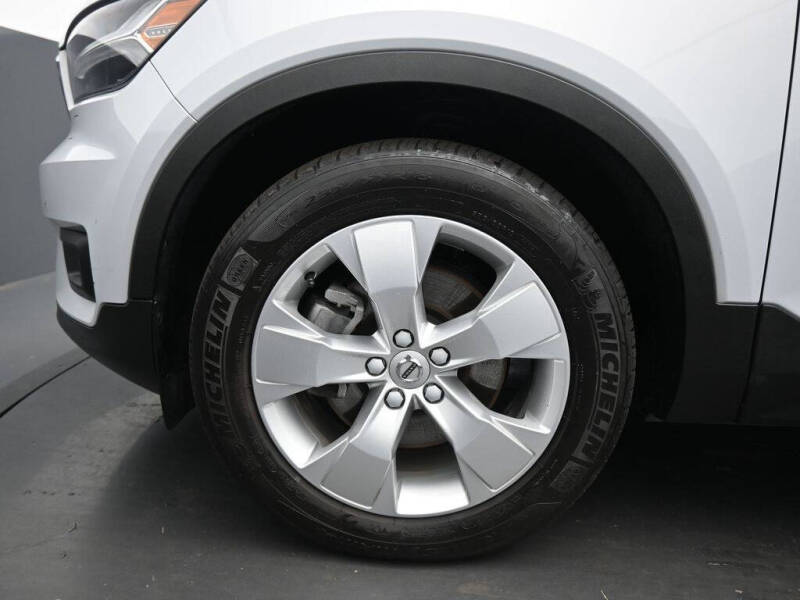 2021 Volvo XC40 T5 Momentum