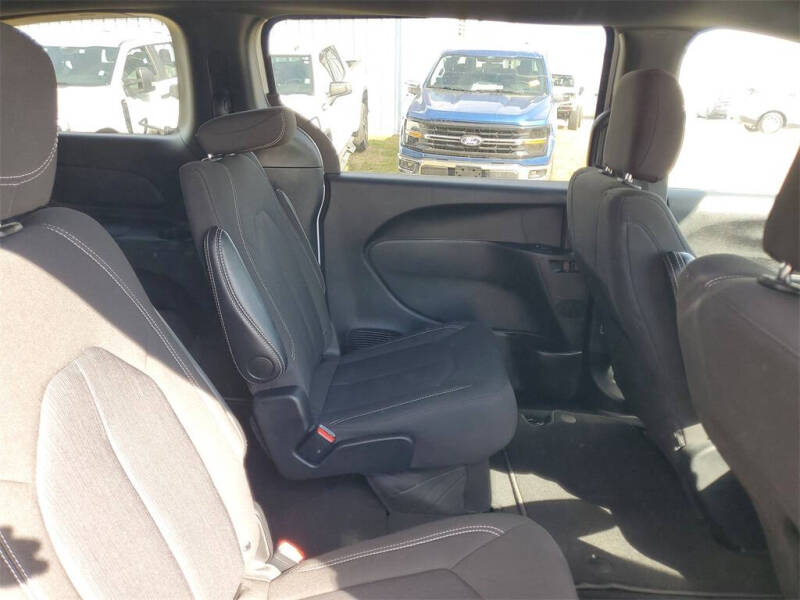 2024 Chrysler Pacifica Touring