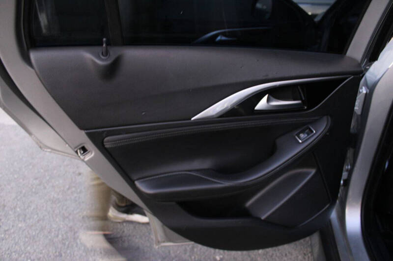 2018 Infiniti QX30 Luxury