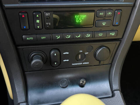 2002 Ford Thunderbird Deluxe