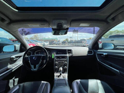 2015 Volvo V60 T5 Drive-E Platinum