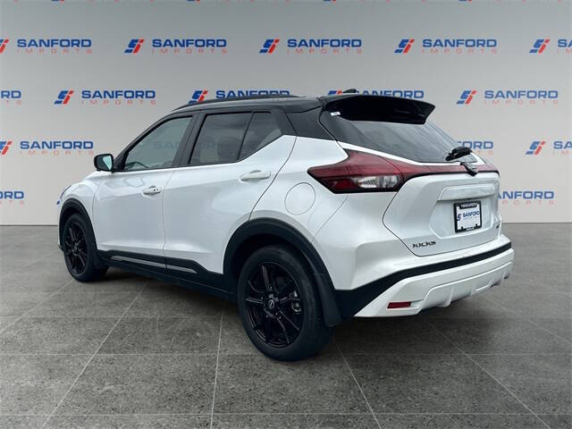 2024 Nissan Kicks SR