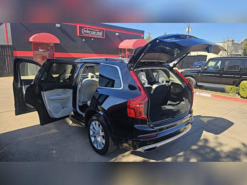 2017 Volvo XC90 T6 Momentum