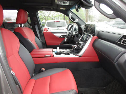 2023 Lexus LX 600 F SPORT Handling