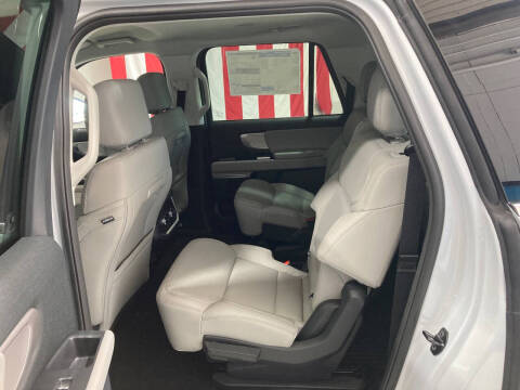 2026 Ford Expedition MAX Active