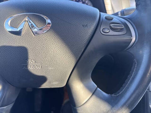 2017 Infiniti Q70L 3.7