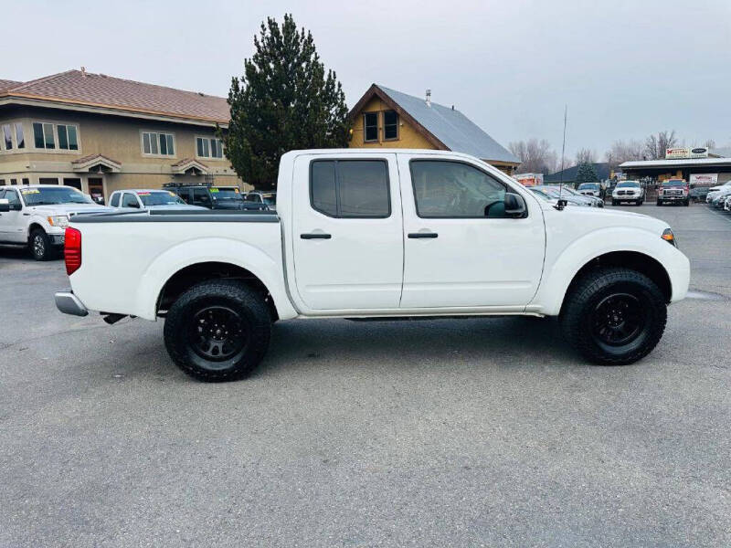 2016 Nissan Frontier SV photo 8