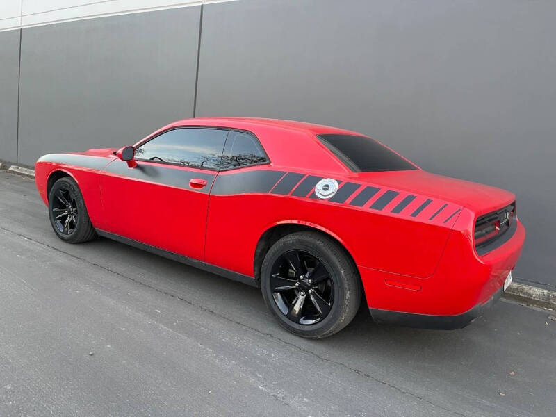 2016 Dodge Challenger SXT Plus