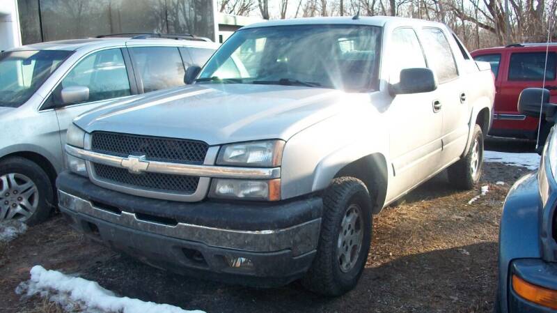 2005 Chevrolet Avalanche for sale at Griffon Auto Sales Inc in Lakemoor IL