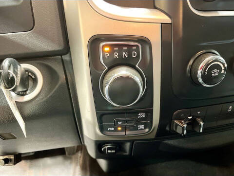 2017 RAM 1500 SLT