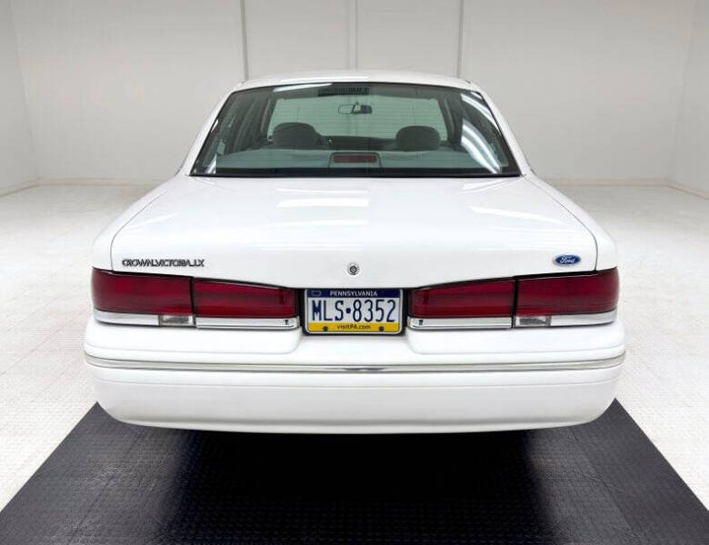 1997 Ford Crown Victoria LX