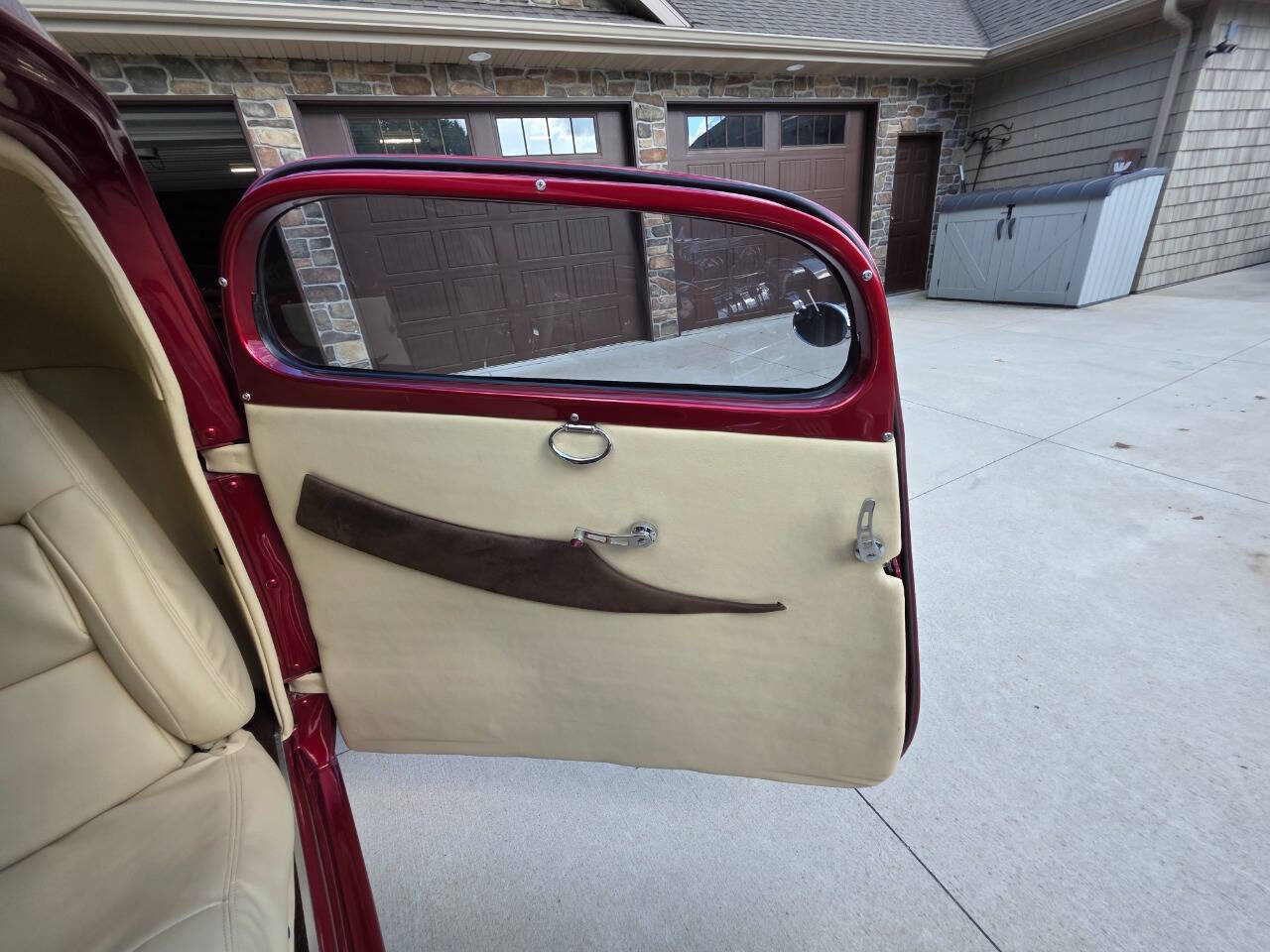 1933 Ford Coupe 150