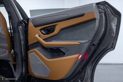 2025 Lamborghini Urus SE