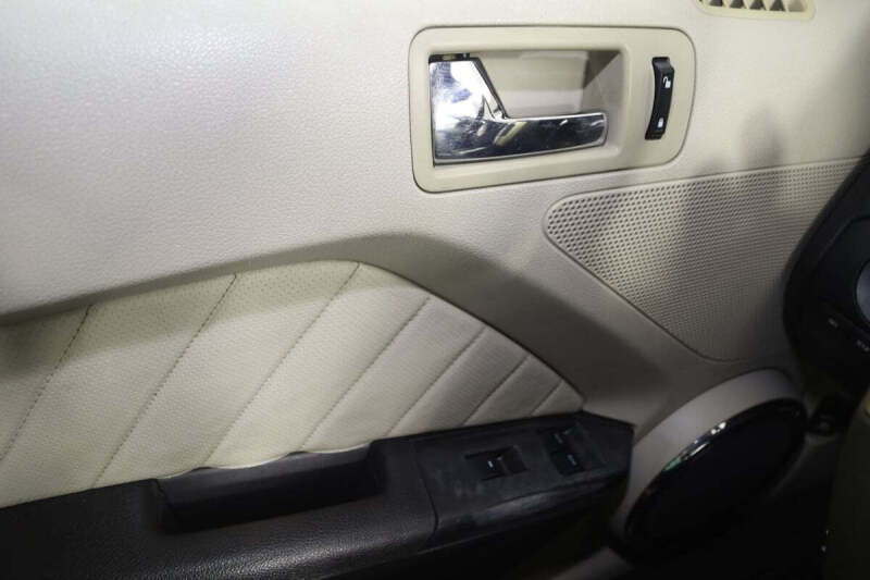 2011 Ford Mustang V6 Premium