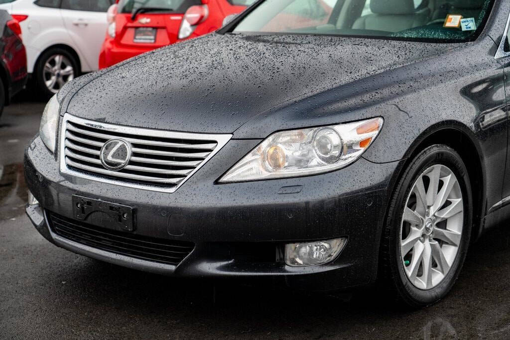 2011 Lexus LS 460 for sale at Auto Destination in Puyallup, WA