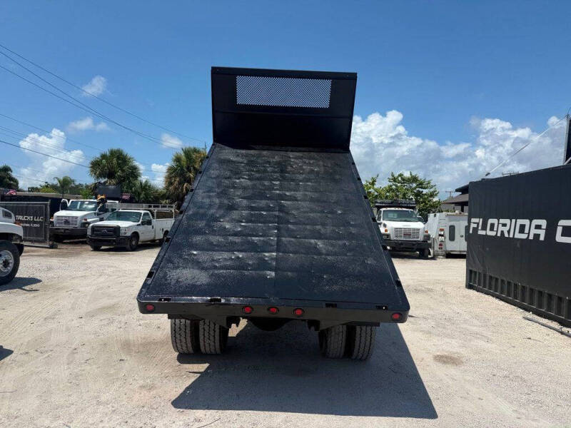 2002 Freightliner FL70