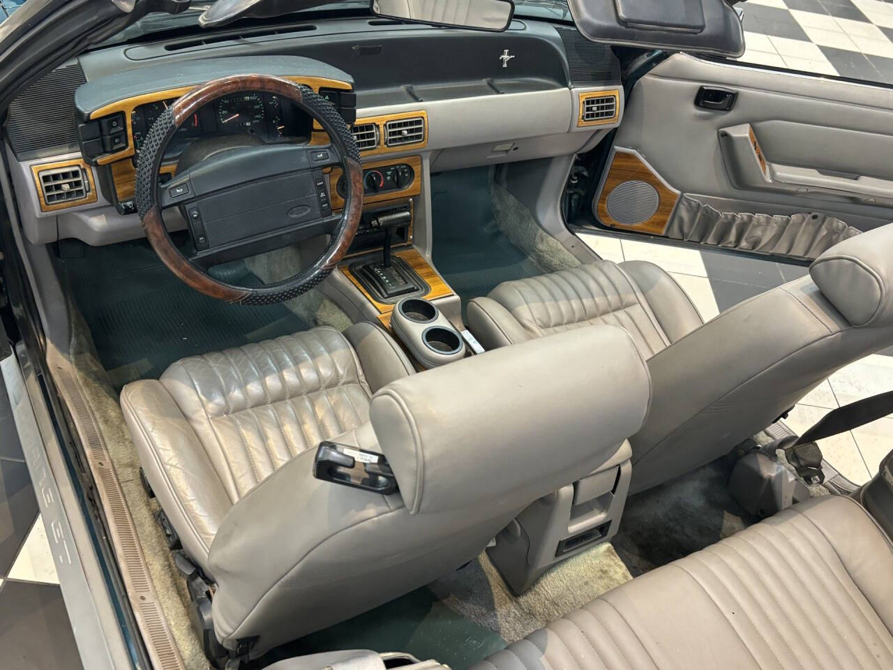 1992 Ford Mustang 21