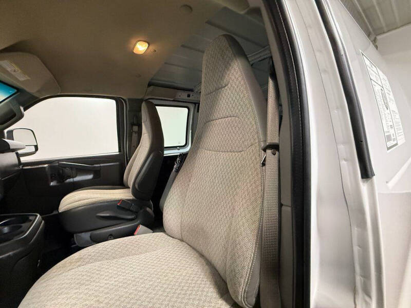 2017 GMC Savana 2500