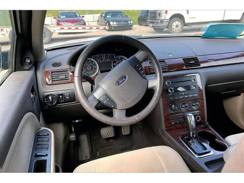 2009 Ford Taurus SE