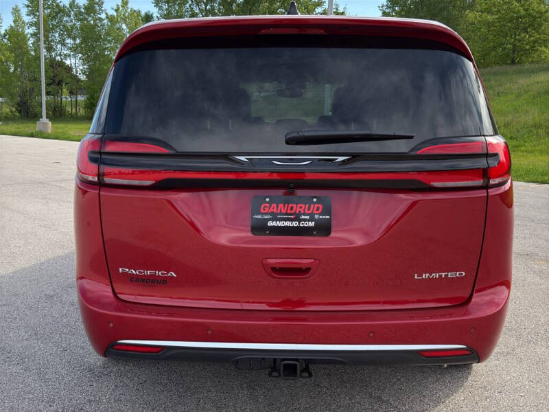 2027 Chrysler Pacifica Limited