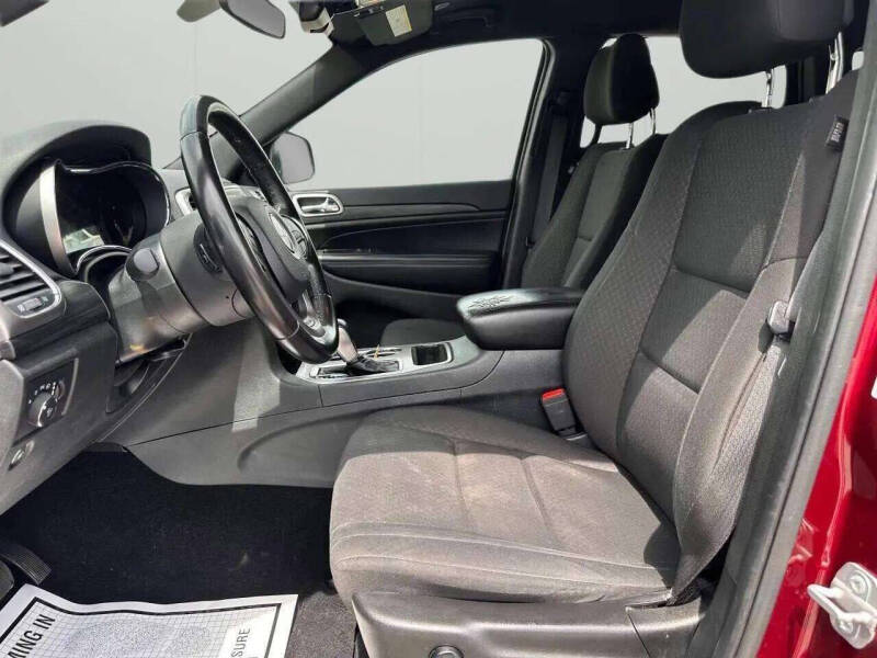 2019 Jeep Grand Cherokee Laredo