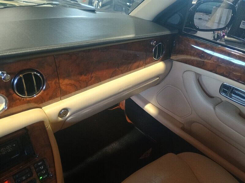 1999 Bentley Arnage 24