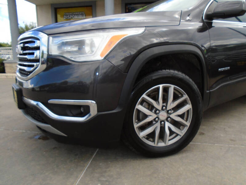 2017 GMC Acadia SLE-2