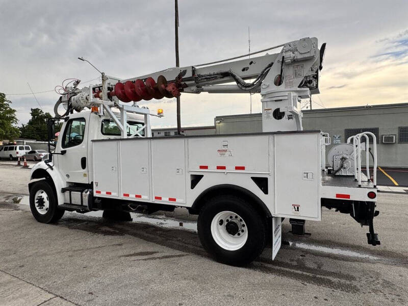 2017 Freightliner M2 106