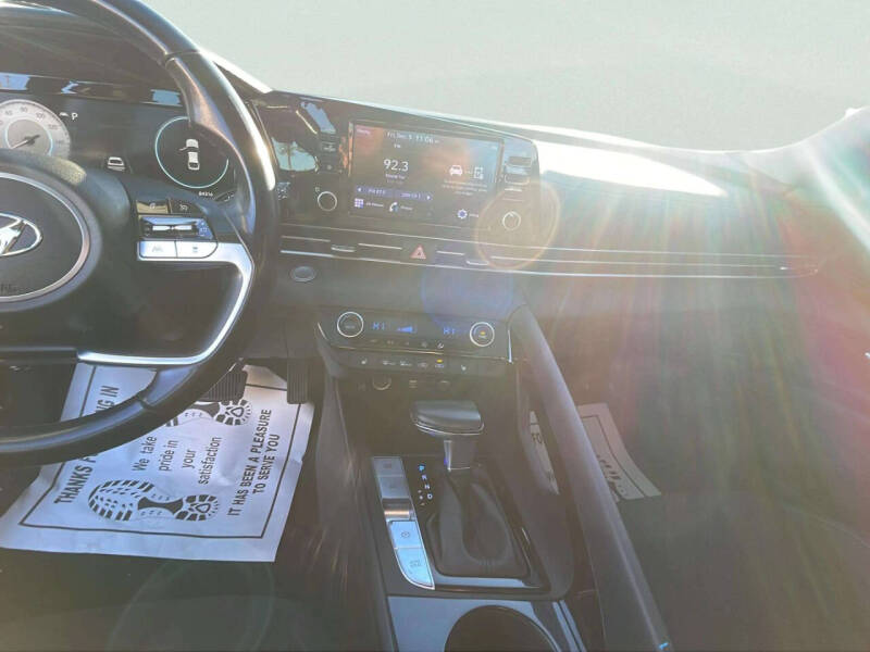 2022 Hyundai Elantra