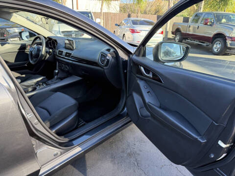 2015 Mazda MAZDA3 i Sport