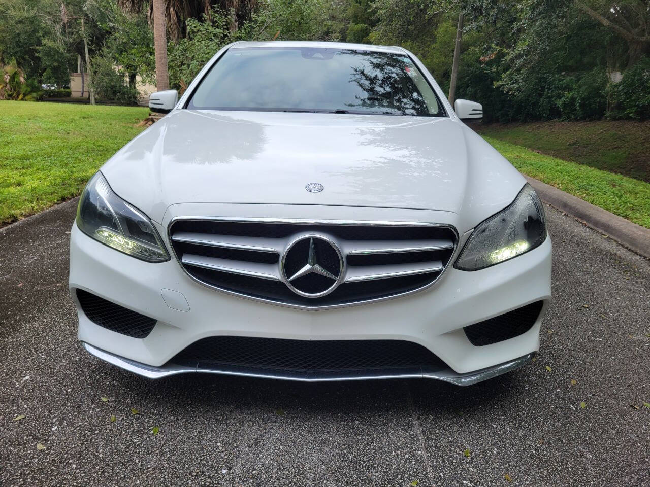 Off white 2015 Mercedes-Benz E-Class E 350 E 350 4dr Sedan 2
