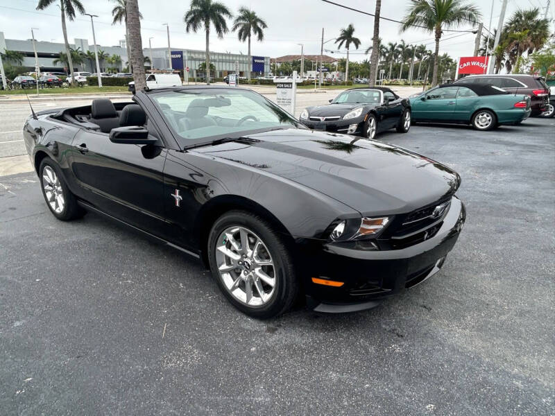 2011 Ford Mustang V6 Premium photo 4