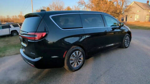 2023 Chrysler Pacifica Plug-In Hybrid Touring L