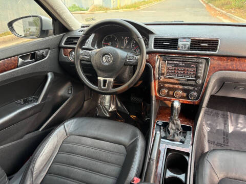 2012 Volkswagen Passat TDI SEL Premium