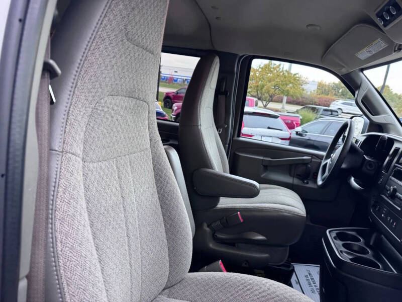 2022 Chevrolet Express LS 3500