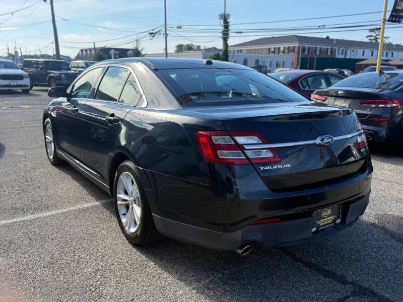 2014 Ford Taurus SEL