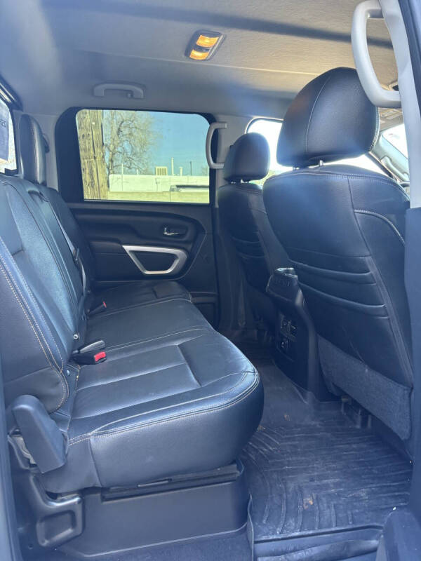 2017 Nissan Titan SL