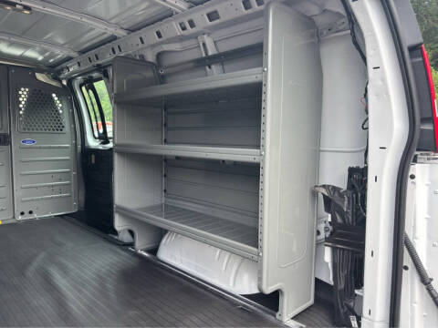 2025 Chevrolet Express 2500