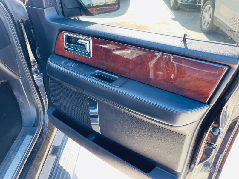 2017 Lincoln Navigator Select