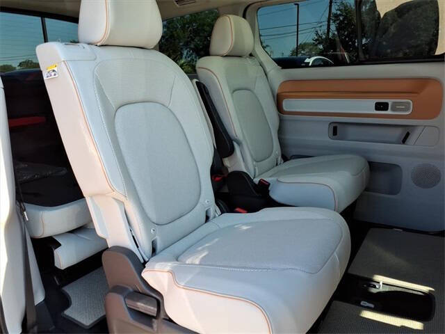 2025 Volkswagen ID. Buzz Pro S Plus 4Motion