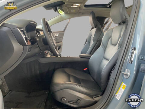 2024 Volvo S60 B5 Plus Dark Theme