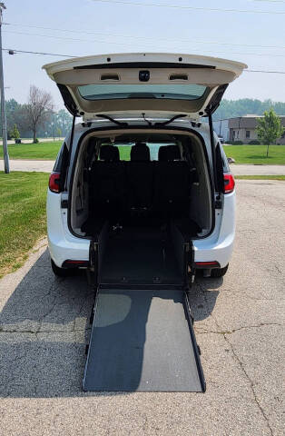 2022 Chrysler Pacifica Touring L