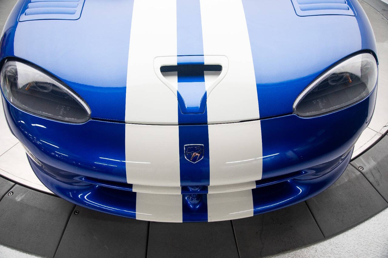 1997 Dodge Viper 40