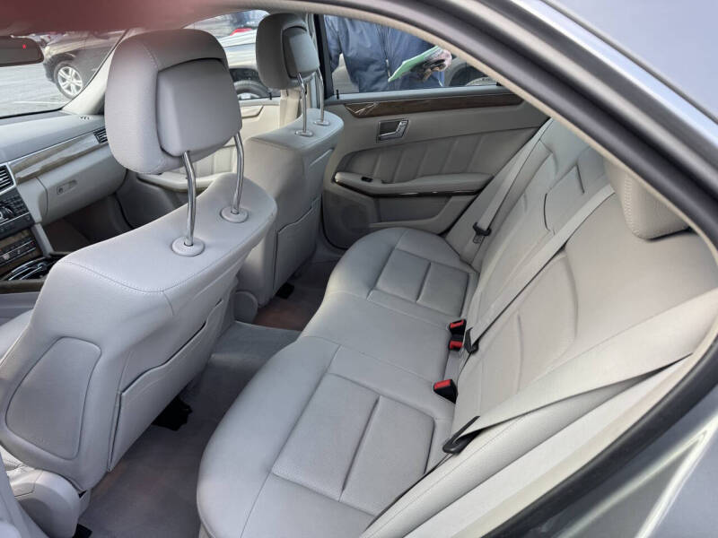Image 7 of 2011 Mercedes-Benz E-Class E 350 Luxury