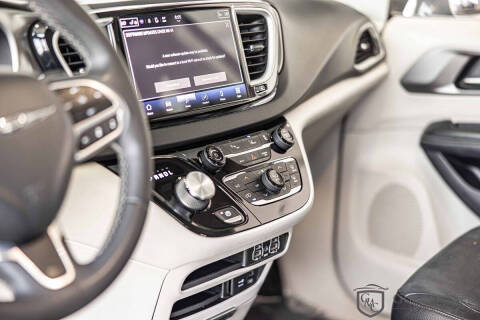 2022 Chrysler Pacifica Touring L