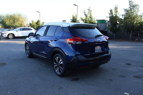 2020 Nissan Kicks SR