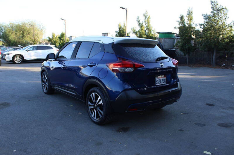 2020 Nissan Kicks SR